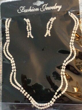 New in package rhinestone jewelry earring and necklace set